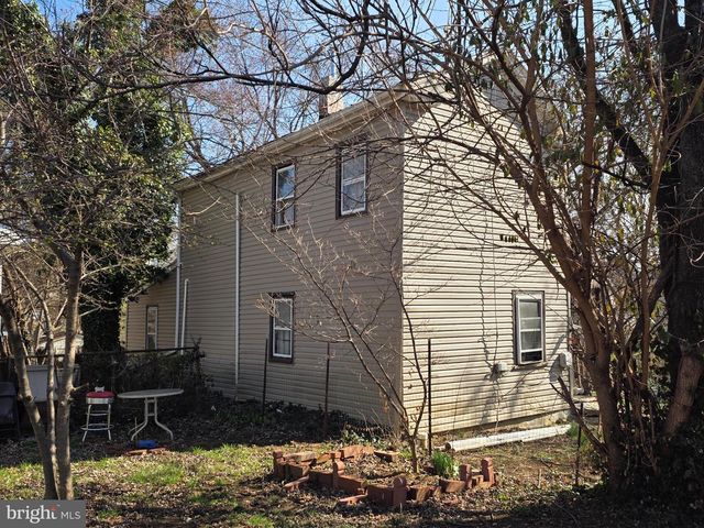 223 FREDERICK ST, Martinsburg, WV 25404