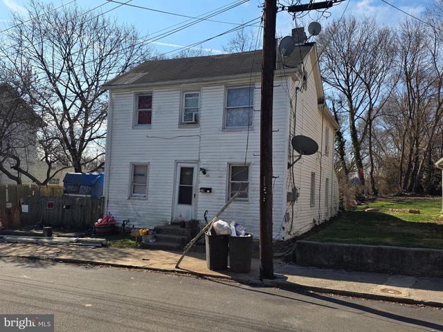 223 FREDERICK ST, Martinsburg, WV 25404