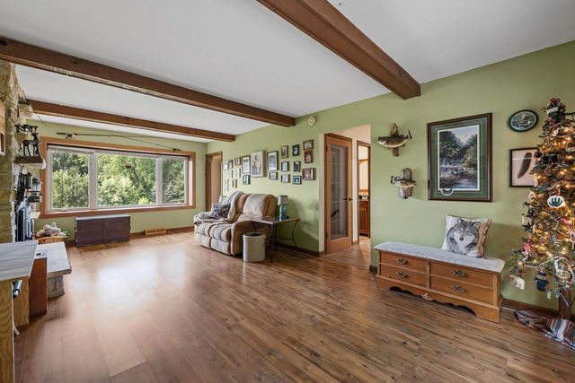W250S4461 Center ROAD, Waukesha, WI 53189