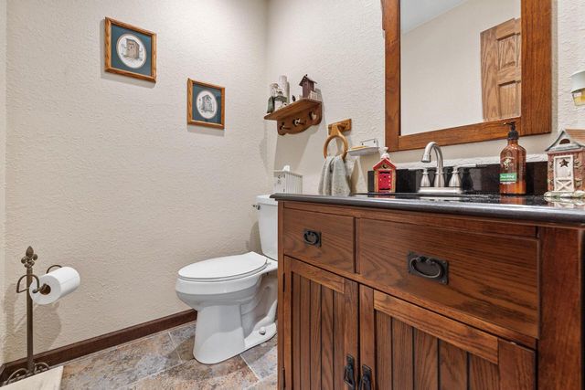 W250S4461 Center ROAD, Waukesha, WI 53189