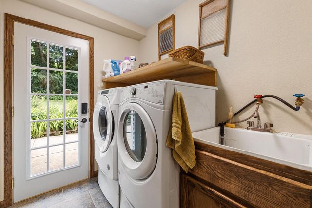 W250S4461 Center ROAD, Waukesha, WI 53189