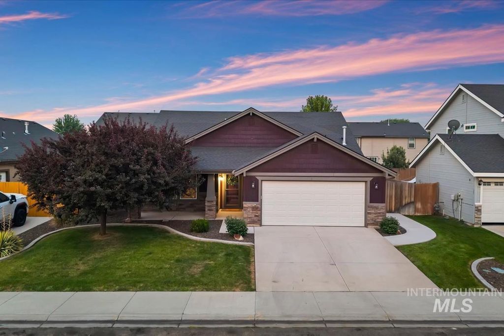 2264 N Greenville Ave, Kuna, ID 83634 photo 1