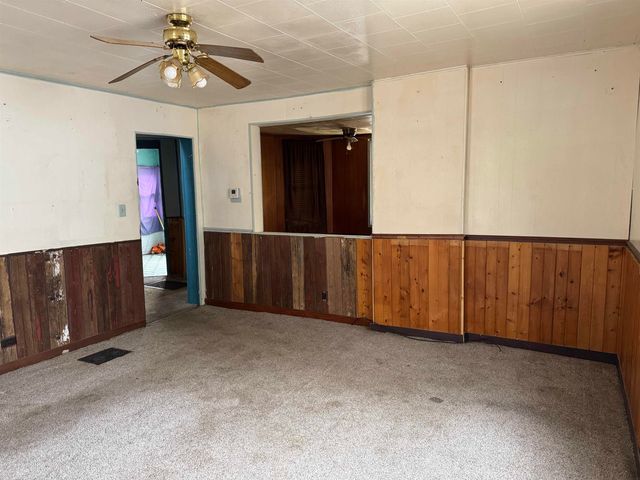 107 NW 7 Avenue, Oelwein, IA 50662