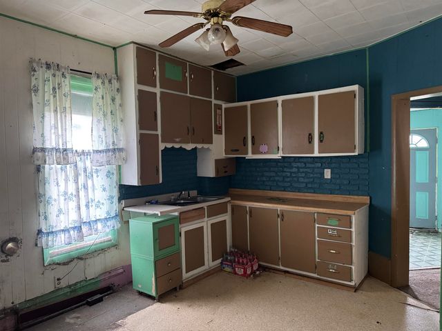 107 NW 7 Avenue, Oelwein, IA 50662