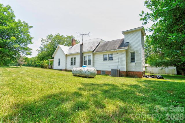 1813 Saint Marks Church Road, Crouse, NC 28033