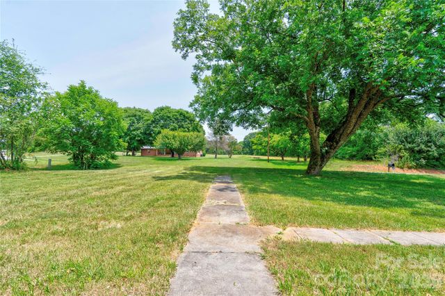 1813 Saint Marks Church Road, Crouse, NC 28033