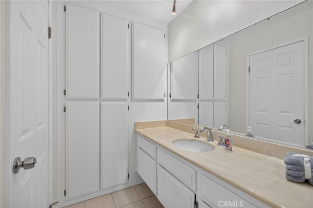 1346 E Hillcrest 42, Thousand Oaks, CA 91362