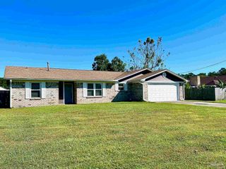 668 Green Pine Dr, Pensacola, FL 32506