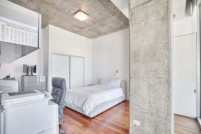 550 N Saint Clair Street 2303, Chicago, IL 60611