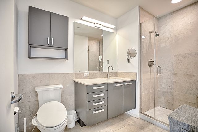 550 N Saint Clair Street 2303, Chicago, IL 60611
