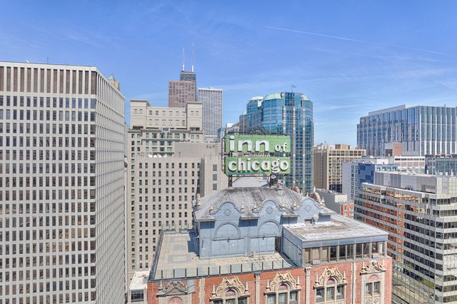 550 N Saint Clair Street 2303, Chicago, IL 60611