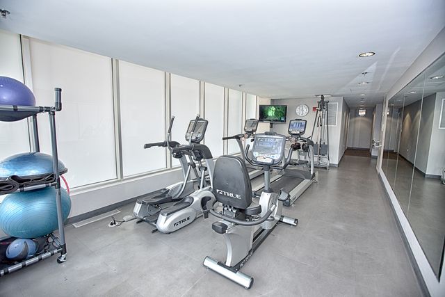 550 N Saint Clair Street 2303, Chicago, IL 60611