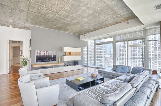 550 N Saint Clair Street 2303, Chicago, IL 60611