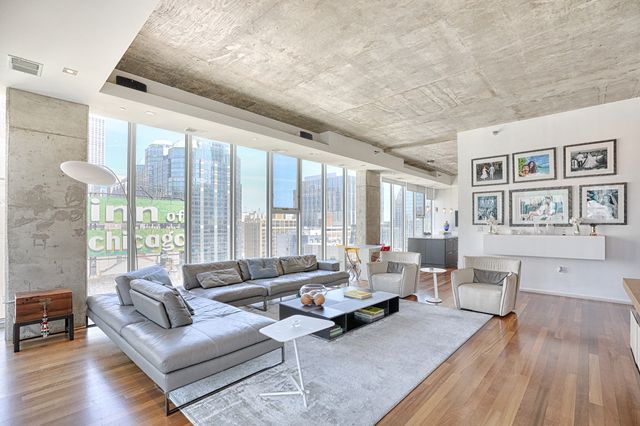 550 N Saint Clair Street 2303, Chicago, IL 60611
