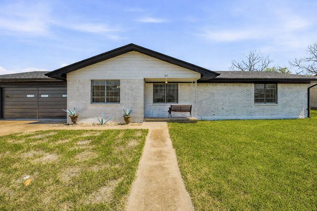 925 N Kirk Street, Hico, TX 76457