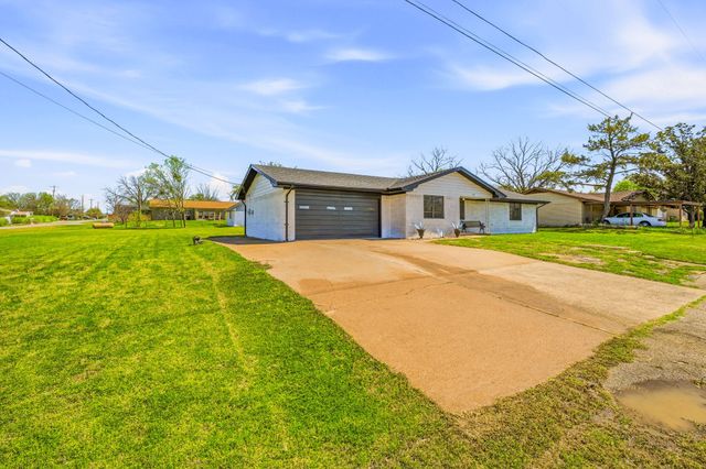 925 N Kirk Street, Hico, TX 76457