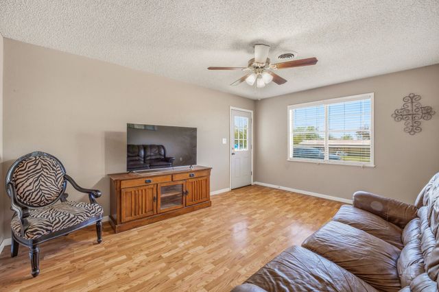 925 N Kirk Street, Hico, TX 76457