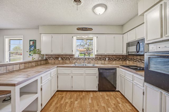 925 N Kirk Street, Hico, TX 76457