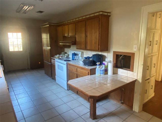 302 W Orville Street, Wills Point, TX 75169