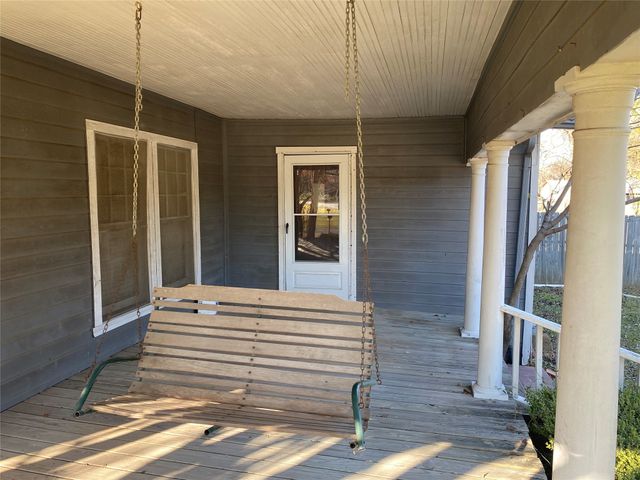 302 W Orville Street, Wills Point, TX 75169