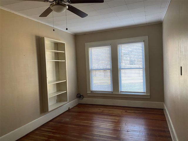 302 W Orville Street, Wills Point, TX 75169