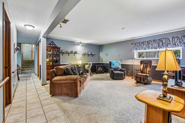 256 Meadows Drive, Sugar Grove, IL 60554
