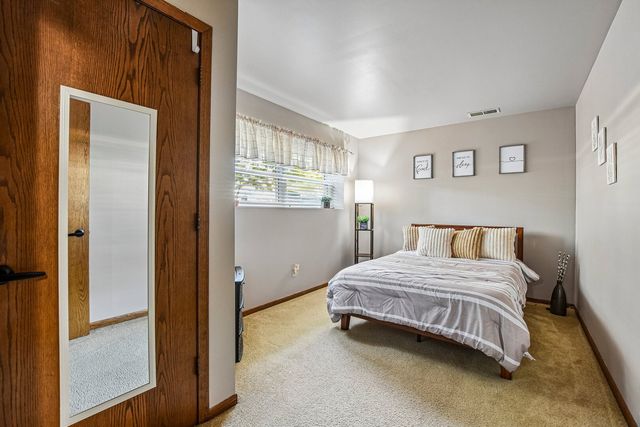 256 Meadows Drive, Sugar Grove, IL 60554
