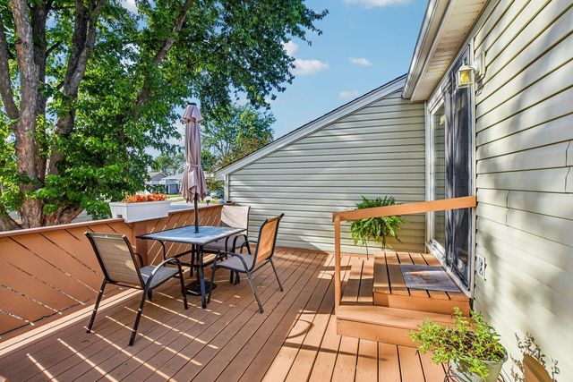 256 Meadows Drive, Sugar Grove, IL 60554