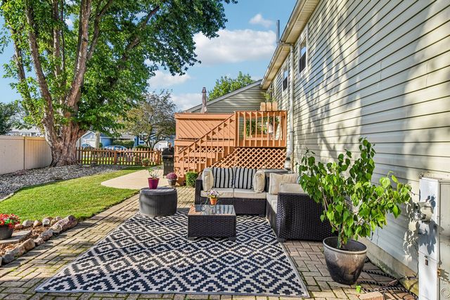 256 Meadows Drive, Sugar Grove, IL 60554