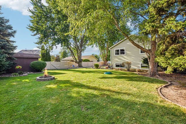 256 Meadows Drive, Sugar Grove, IL 60554