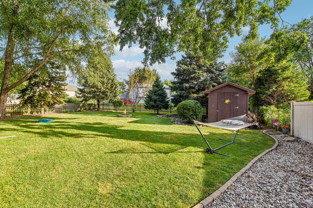 256 Meadows Drive, Sugar Grove, IL 60554
