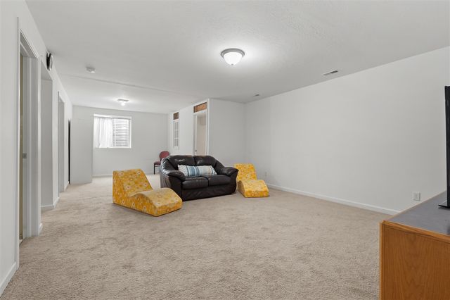 4143 Wild Meadow Street, Kalamazoo, MI 49048