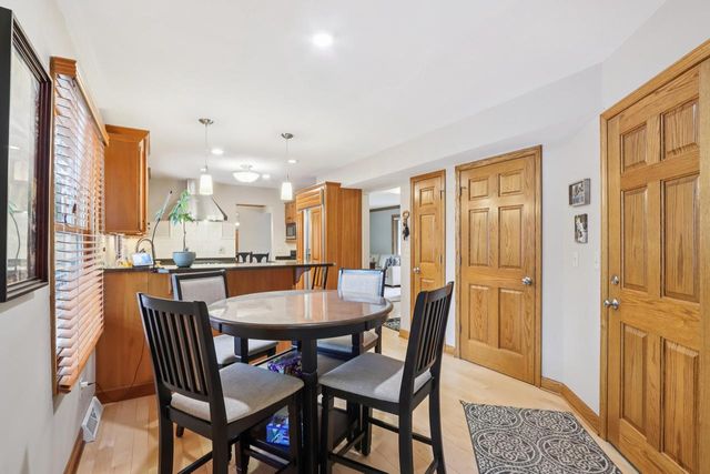 W224N2507 Ridgewood LANE, Waukesha, WI 53186