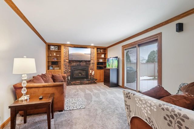 W224N2507 Ridgewood LANE, Waukesha, WI 53186