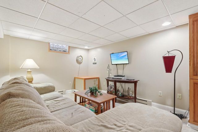 W224N2507 Ridgewood LANE, Waukesha, WI 53186