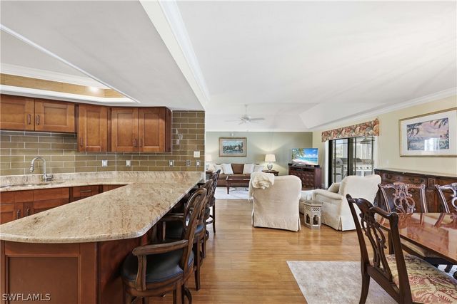 220 Palmetto Dunes CIR, Naples, FL 34113