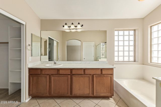 5215 W HASAN Drive, Laveen, AZ 85339