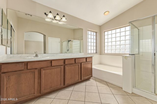 5215 W HASAN Drive, Laveen, AZ 85339