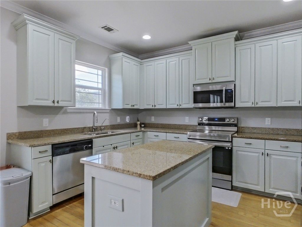 Image 18 of property listing at 65 Patriot Drive, Richmond Hill, GA 31324