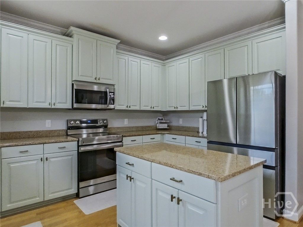 Image 20 of property listing at 65 Patriot Drive, Richmond Hill, GA 31324