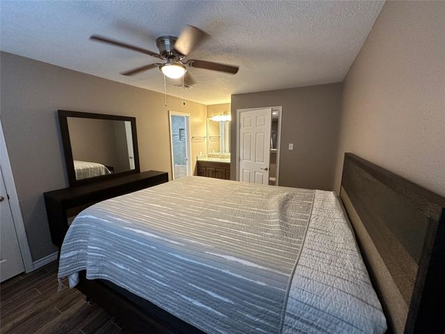 2317 Meade Court, League City, TX 77573
