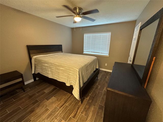 2317 Meade Court, League City, TX 77573