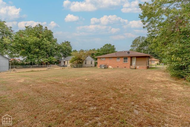 1318 Pardew Street, Jonesboro, AR 72401