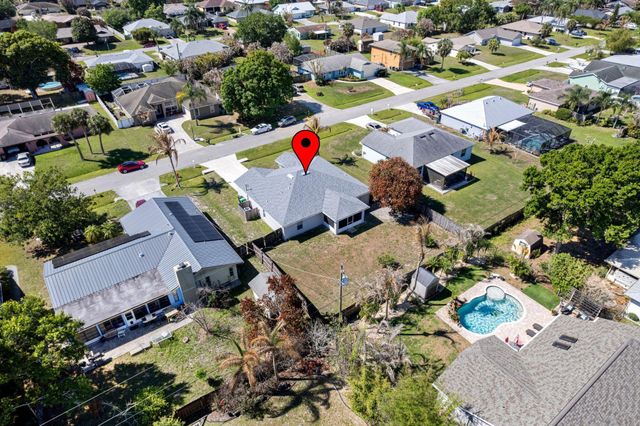 861 SE Cavern Avenue, Port St. Lucie, Port St Lucie, FL 34983