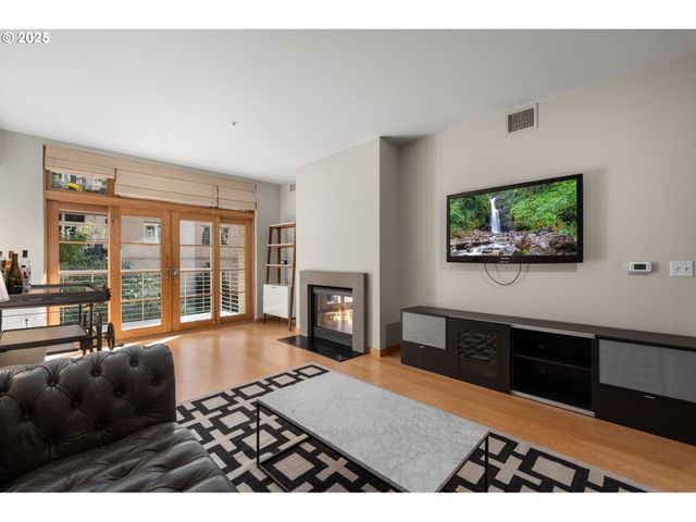 1130 Nw 12TH Ave 214, Portland, OR 97209