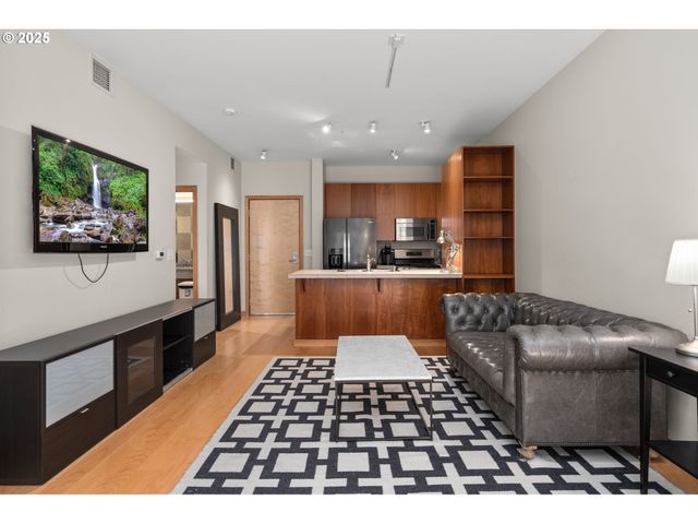 1130 Nw 12TH Ave 214, Portland, OR 97209