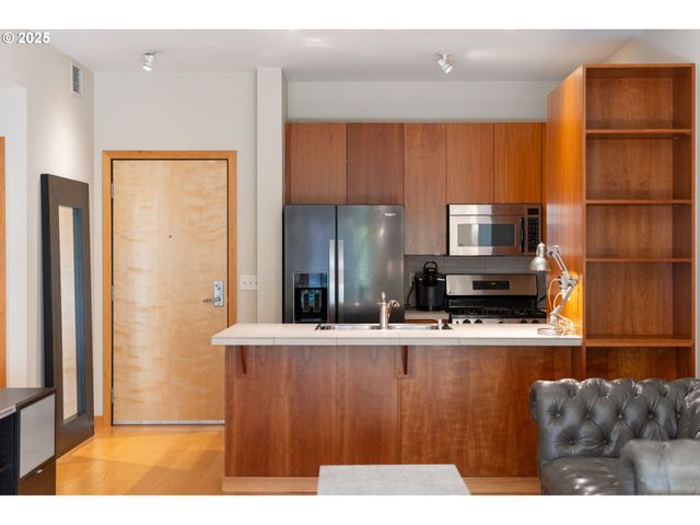 1130 Nw 12TH Ave 214, Portland, OR 97209
