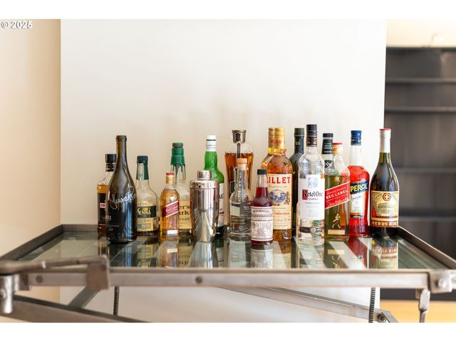 1130 Nw 12TH Ave 214, Portland, OR 97209