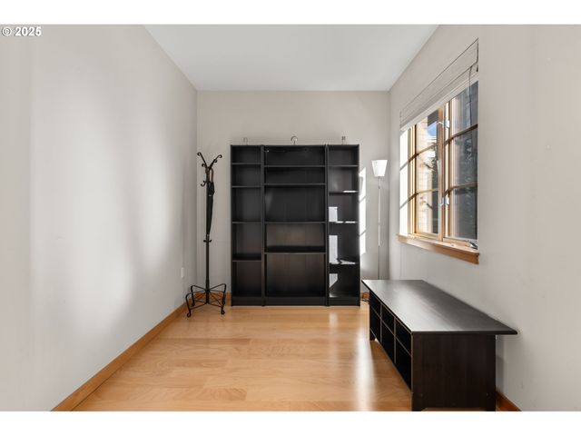 1130 Nw 12TH Ave 214, Portland, OR 97209