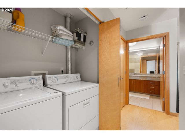 1130 Nw 12TH Ave 214, Portland, OR 97209